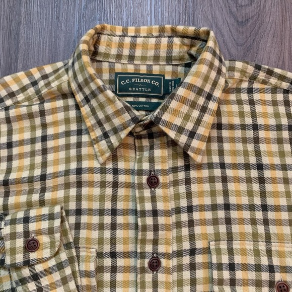CC‎ Filson Seattle Flannel Mens Large Cream Green Plaid LS Lightweight New - Picture 1 of 9